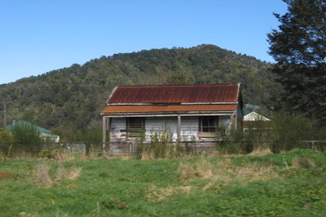 Photo of property in 24 Stafford Street, Blackball, 7804