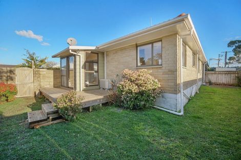 Photo of property in 2/13 Northall Road, New Lynn, Auckland, 0600