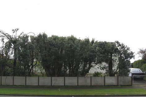 Photo of property in 60 Omata Road, Marfell, New Plymouth, 4310