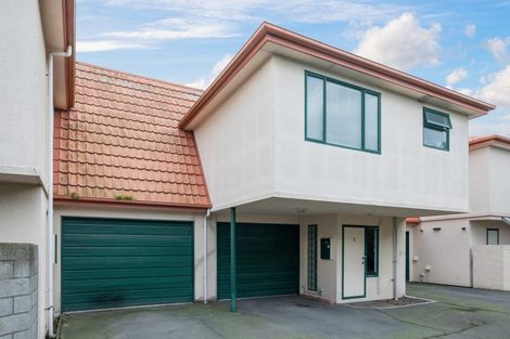 Photo of property in 68 Thackeray Place, Waltham, Christchurch, 8023