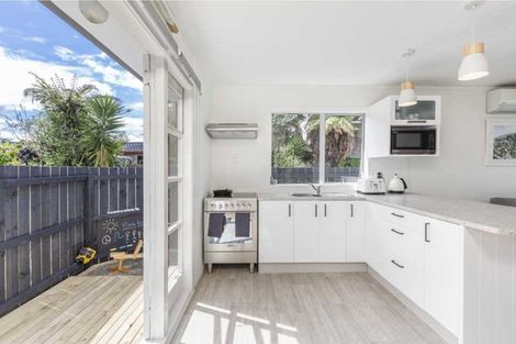 Photo of property in 122a The Circle, Manly, Whangaparaoa, 0930