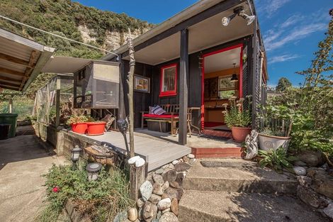 Photo of property in 28 Nikau Heights, Little Wanganui, Karamea, 7893