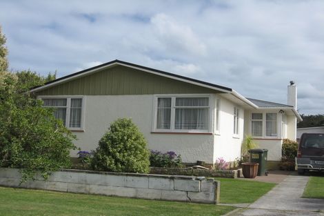 Photo of property in 34 Selwyn Crescent, College Estate, Whanganui, 4500