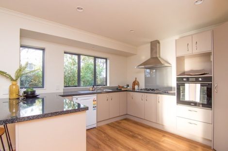 Photo of property in 8 Sorrento Place, Kelvin Grove, Palmerston North, 4414