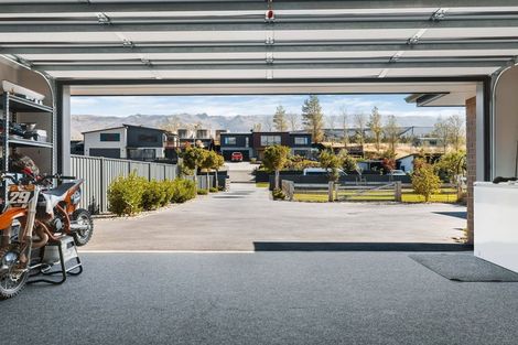 Photo of property in 78 Stratford Drive, Mount Pisa, Cromwell, 9383