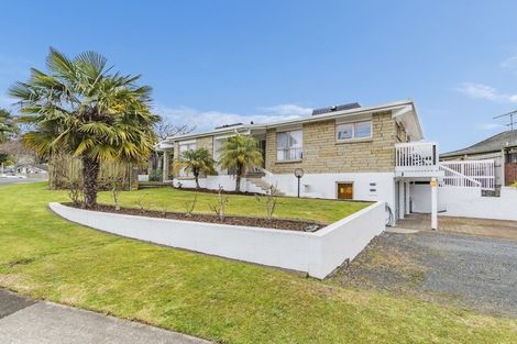 Photo of property in 71 Ray Small Drive, Pahurehure, Papakura, 2113