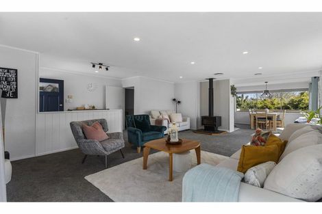 Photo of property in 43 Archmillen Avenue, Pakuranga Heights, Auckland, 2010