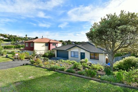 Photo of property in 8 Roberta Crescent, Orewa, 0931