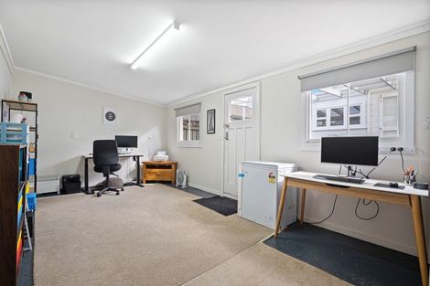 Photo of property in 6 Shortland Street, Regent, Whangarei, 0112