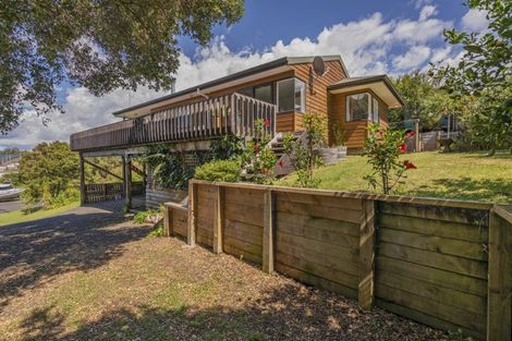 Photo of property in 2 Puriri Place, Whitianga, 3510