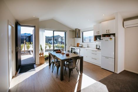 Photo of property in 4 Matakanui Lane, Wanaka, 9305