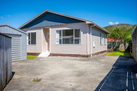 Photo of property in 18a Bush Street, Naenae, Lower Hutt, 5011