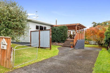 Photo of property in 44 Oranga Street, Marfell, New Plymouth, 4310