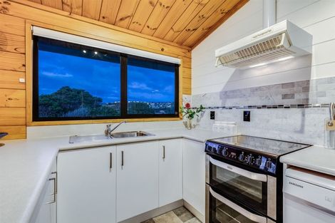 Photo of property in 29 James Cook Drive, Whitby, Porirua, 5024