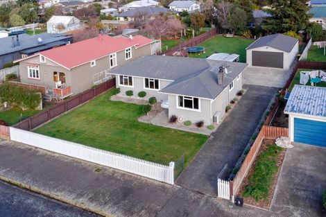 Photo of property in 56 Barraud Street, Dannevirke, 4930