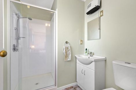 Photo of property in 58a Wallis Street, Raglan, 3225