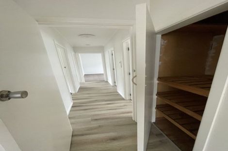 Photo of property in 10 Madison Place, Forrest Hill, Auckland, 0620