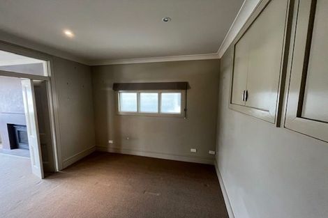 Photo of property in 10 Hawker Street, Mount Victoria, Wellington, 6011