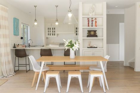 Photo of property in 215a Oceanbeach Road, Mount Maunganui, 3116