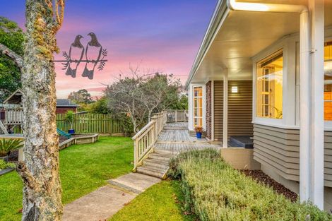 Photo of property in 32 Harford Place, Pakuranga Heights, Auckland, 2010