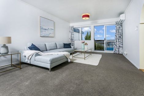 Photo of property in 2/4 Coronation Road, Glenfield, Auckland, 0627