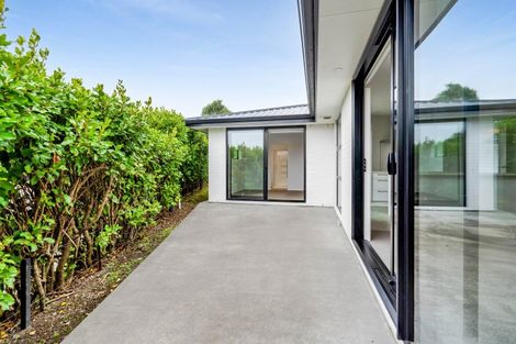 Photo of property in 4/31 Links Drive, Waiwhakaiho, New Plymouth, 4312