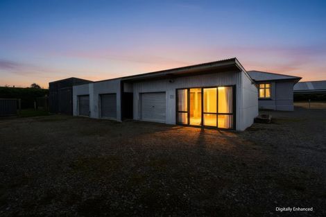 Photo of property in 30 Mccaughan Street, Browns, Winton, 9781