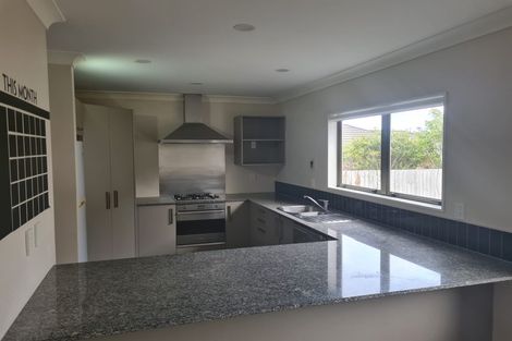 Photo of property in 14 Gifford Grove, Churton Park, Wellington, 6037