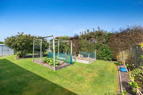 Photo of property in 16 Omana Avenue, Shelly Beach, Helensville, 0874