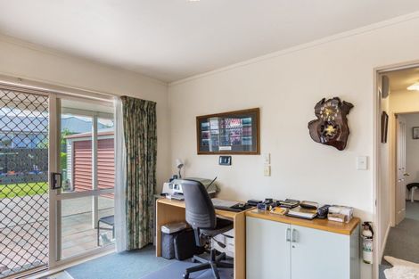 Photo of property in 32 Grace Crescent, Richmond Heights, Taupo, 3330