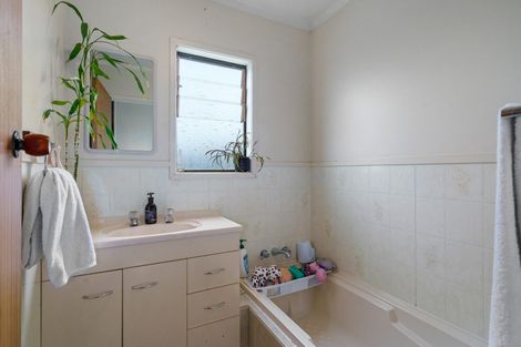 Photo of property in 52 Maclean Street, Cambridge, 3434