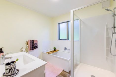 Photo of property in 11 Hicks Crescent, Waikanae Beach, Waikanae, 5036