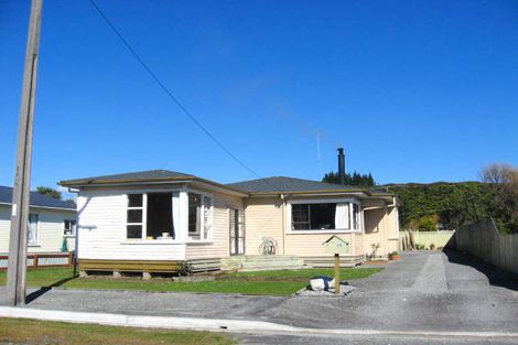 Photo of property in 14 Eva Street, Greymouth, 7805
