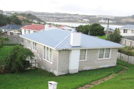 Photo of property in 27 Waiuta Street, Titahi Bay, Porirua, 5022