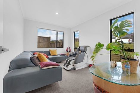 Photo of property in 16 Skiffington Road, Pokeno, 2402