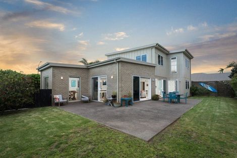 Photo of property in 30 Surfers Avenue, Waihi Beach, 3611