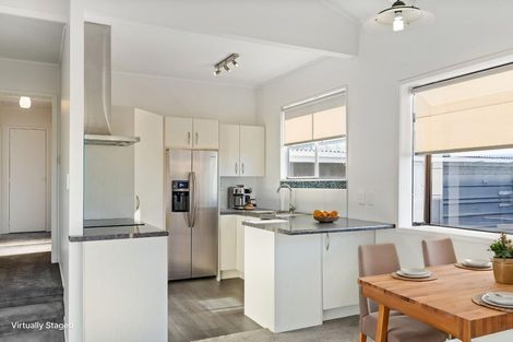Photo of property in 1/3 Glenvale Place, Totara Vale, Auckland, 0629