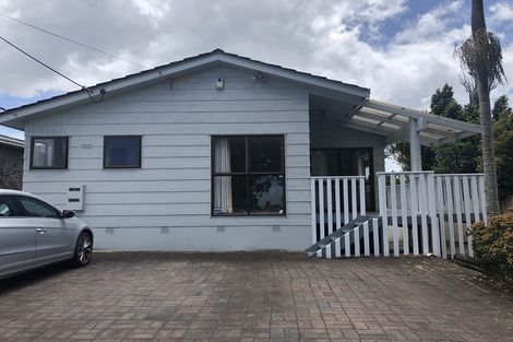 Photo of property in 2/260 Sunset Road, Windsor Park, Auckland, 0632