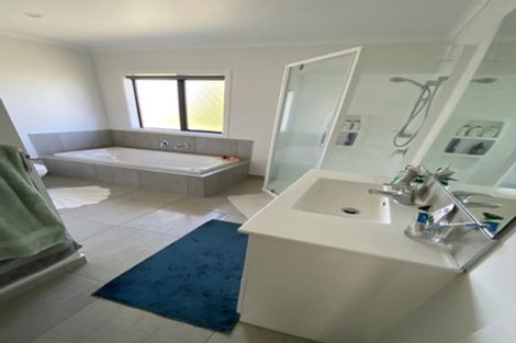 Photo of property in 18 Chelwood Street, Takaro, Palmerston North, 4412