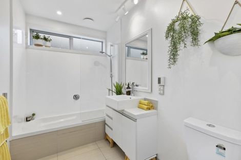 Photo of property in 3 Otonga Heights, Maungaraki, Lower Hutt, 5010