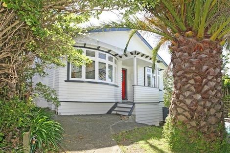 Photo of property in 16 Akatea Street, Berhampore, Wellington, 6023