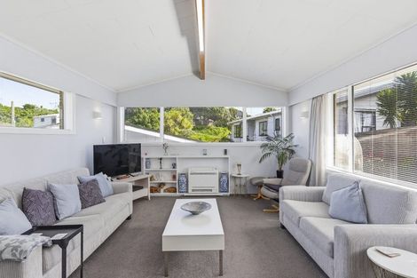 Photo of property in 17 Margaret Road, Raumati Beach, Paraparaumu, 5032