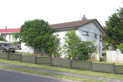 Photo of property in 13 Buisson Glade, West Harbour, Auckland, 0618