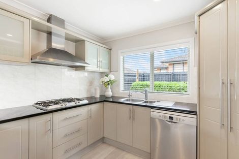 Photo of property in 30 Erne Crescent, East Tamaki, Auckland, 2016