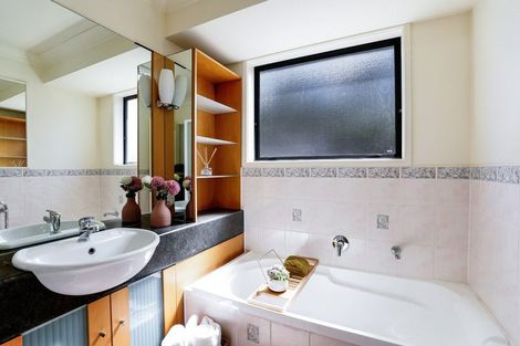 Photo of property in 4 Mahina Place, Te Atatu Peninsula, Auckland, 0610