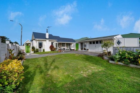 Photo of property in 6 Avondale Road, Taradale, Napier, 4112