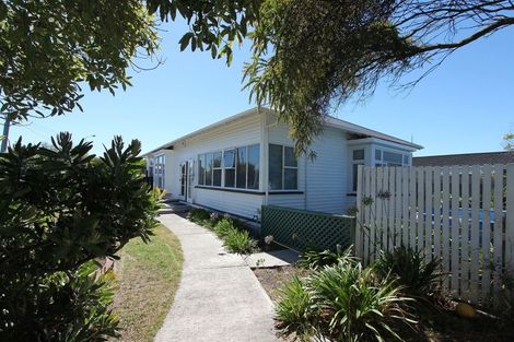 Photo of property in 176 Seaview Road, New Brighton, Christchurch, 8061