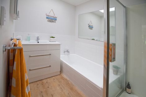 Photo of property in 37 Hawea Street, Mount Maunganui, 3116