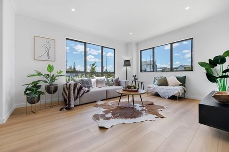 Photo of property in 14 Parkmore Drive, Rosehill, Papakura, 2113