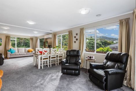 Photo of property in 63 The Drive, Tawa, Wellington, 5028